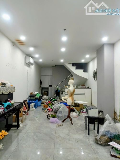 Bán căn hộ shophouse chung cư AZ Sky KĐT Định Công kinh doanh tốt giá 7.9 tỷ