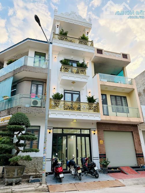 CẦN BÁN CĂN NHÀ XÂY 4 TẦNG ĐỘC LẬP CÓ THANG MÁY TẠI KHU TDC CHỢ HOA QUẢ SỞ DẦU HỒNG BÀNG H