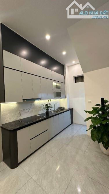 Bán nhà Thụy Khuê, Tây Hồ, 30m2, 7 tỷ 8 - Nhà hiện đại - Ngõ nông - Nội thất đẹp