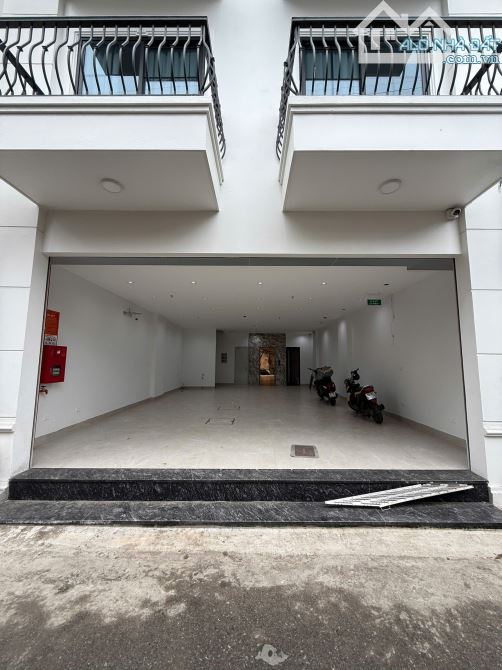 Cho thuê mặt bằng ngõ Tứ Liên, Tây Hồ, DT 60m2, ngõ 2 xe ô tô tránh nhau