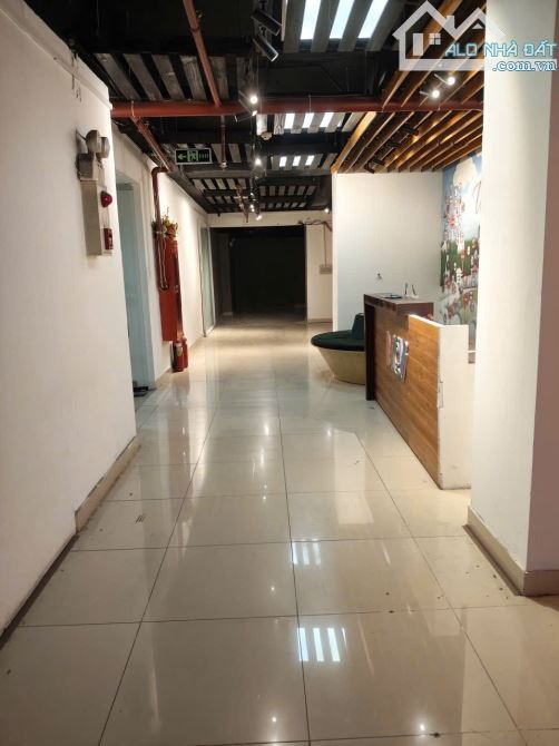 Bán gấp sàn văn phòng phố Tây Sơn, Đống Đa 900m2, lô góc chỉ 60 tr/m2, giá rất tốt. - 1
