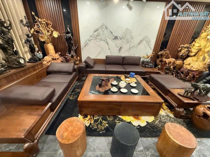 BÁN NHÀ HOÀNG QUỐC VIỆT 70m2 × 5T. HAI THOÁNG - 2 Ô TÔ TRÁNH + VỈA HÈ - MẶT TIỀN RỘNG