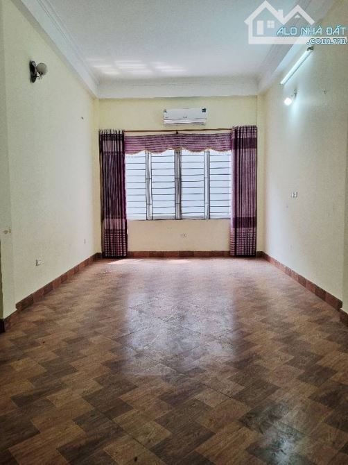 BÁN NHÀ Thịnh Liệt – 82M² – MT 4,2M – Ô TÔ ĐỖ CỬA – GIÁ 13,5 TỶ