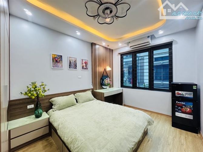 BÁN NHÀ TT HOÀNG MAI THANG MÁY VỊ TRÍ LO GÓC 3 THOÁNG 8 PN FULL NỘI THẤT HIÊM NHẤT KHU VƯC