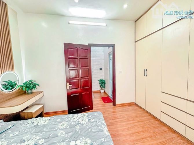 BÁN NHÀ GỐC ĐỀ HOÀNG MAI 33m 5 TẦNG CHỈ 6x TỶ MỚI FULL ĐỒ.