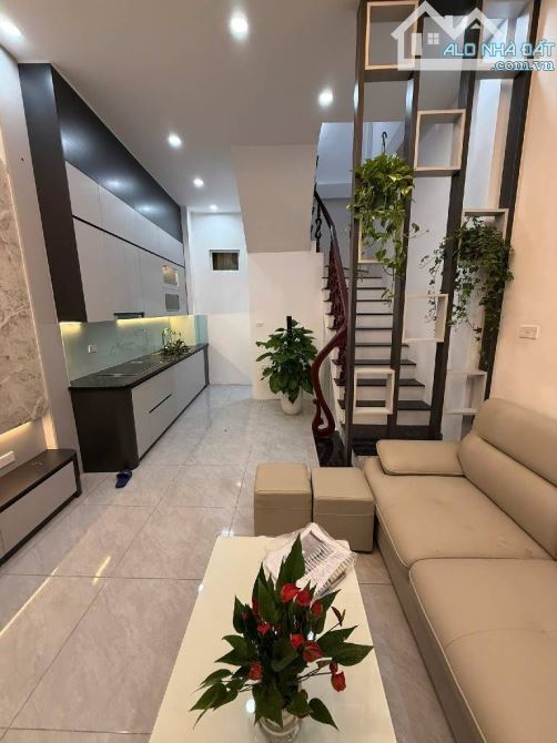 Bán nhà Thụy Khuê, Tây Hồ, 30m2, 7 tỷ 8 - Nhà hiện đại - Ngõ nông - Nội thất đẹp