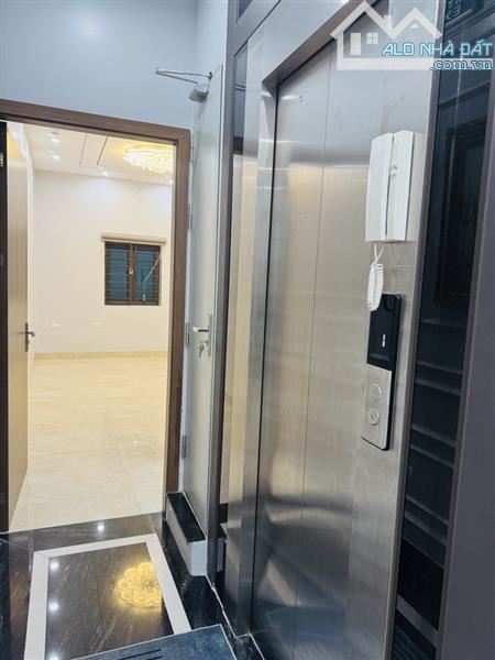 BÁN NHÀ TT HOÀNG MAI THANG MÁY VỊ TRÍ LO GÓC 3 THOÁNG 8 PN FULL NỘI THẤT HIÊM NHẤT KHU VƯC