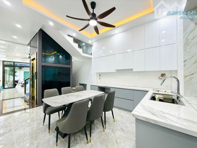 CẦN BÁN CĂN NHÀ XÂY 4 TẦNG ĐỘC LẬP CÓ THANG MÁY TẠI KHU TDC CHỢ HOA QUẢ SỞ DẦU HỒNG BÀNG H - 3