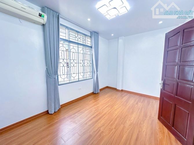 BÁN NHÀ GỐC ĐỀ HOÀNG MAI 33m 5 TẦNG CHỈ 6x TỶ MỚI FULL ĐỒ.