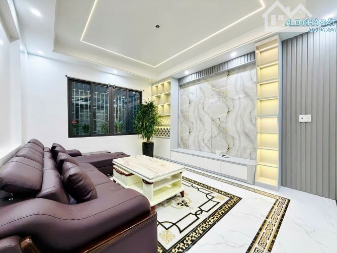 CẦN BÁN CĂN NHÀ XÂY 4 TẦNG ĐỘC LẬP CÓ THANG MÁY TẠI KHU TDC CHỢ HOA QUẢ SỞ DẦU HỒNG BÀNG H - 5