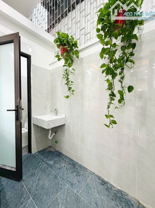 CẦN BÁN CĂN NHÀ XÂY 4 TẦNG ĐỘC LẬP CÓ THANG MÁY TẠI KHU TDC CHỢ HOA QUẢ SỞ DẦU HỒNG BÀNG H - 8