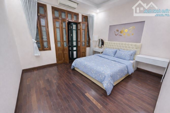 TRẦN QUỐC HOÀN - CẦU GIẤY, ô tô tránh, dân xây, kinh doanh, ở cực đẹp.