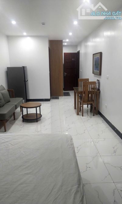Cho thuê căn hộ: 30m 6tr; 40m 7tr; 45m 9tr; 65m 15tr; 90m 20tr. Phố Lò Đúc - 28
