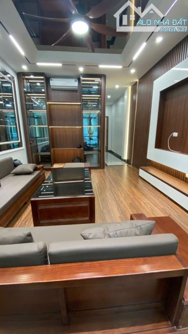 Phân Lô Hoàng Văn Thái, 6 TẦNG THANG MÁY, GARA Ô TÔ, FULL NỘI THẤT, MẶT NGÕ Ô TÔ TRÁNH