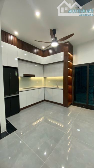 Phân Lô Hoàng Văn Thái, 6 TẦNG THANG MÁY, GARA Ô TÔ, FULL NỘI THẤT, MẶT NGÕ Ô TÔ TRÁNH