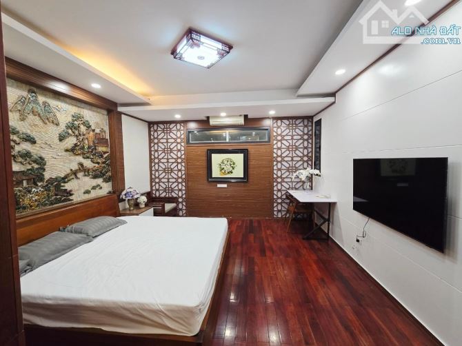 LÔ GÓC LẠC LONG QUÂN, NGÕ THÔNG OTO 7 CHỖ VÀO, 55m, 5 TẦNG, NỘI THẤT GỖ LIM, 18.5 Tỷ