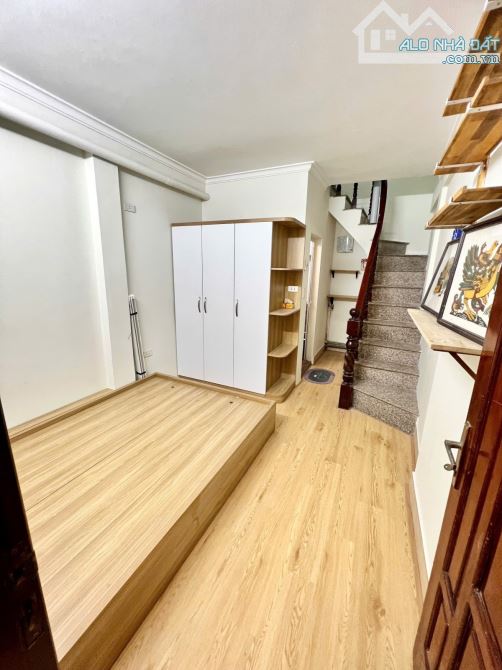 Bán nhà Tt Tầng (3+4) Tân Mai 110m2 sừ dụng 3 ngủ 2 vs thoáng sáng 4.6 tỷ