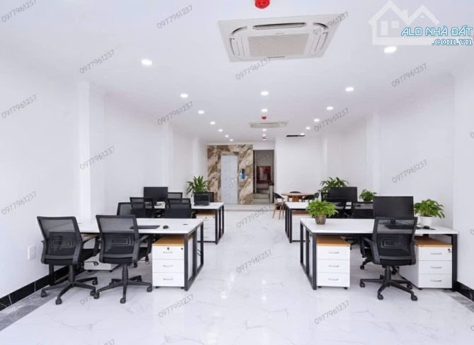 BÁN NHÀ HOÀNG QUỐC VIỆT 80m2 sổ × 8T THANG MÁY. 2,3 Ô TÔ TRÁNH + VỈA HÈ - V.PHÒNG ĐỈNH