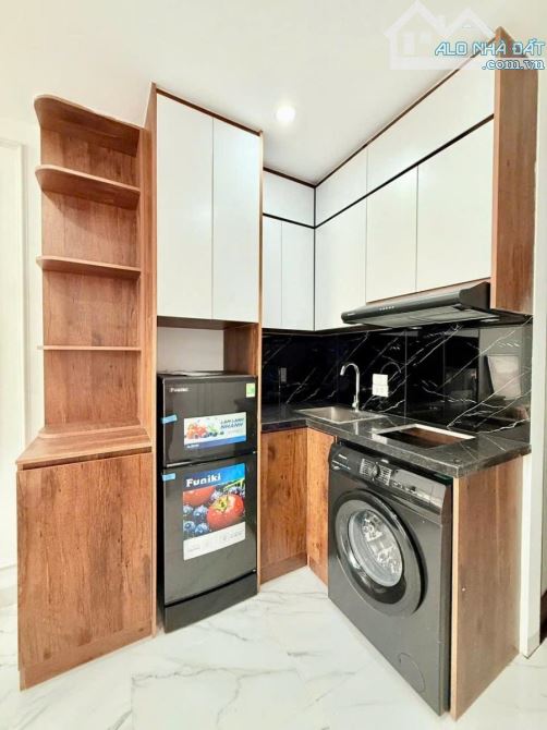 Toà CCMN Trung Kính, 95m² x 7T, MT 10m, 21 phòng khép kín, PCCC, dòng tiền ~100 triệu/ th