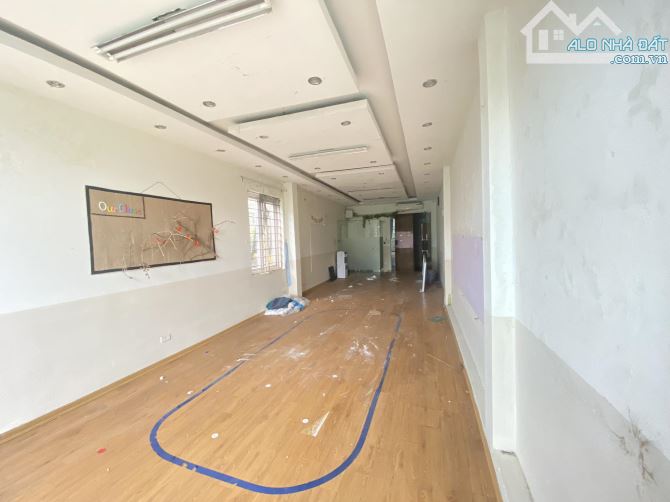 Mặt Phố Hai Bà Trưng HK 5 Tầng Thang Máy MT 5,2M 120 Tỷ -Nở hậu