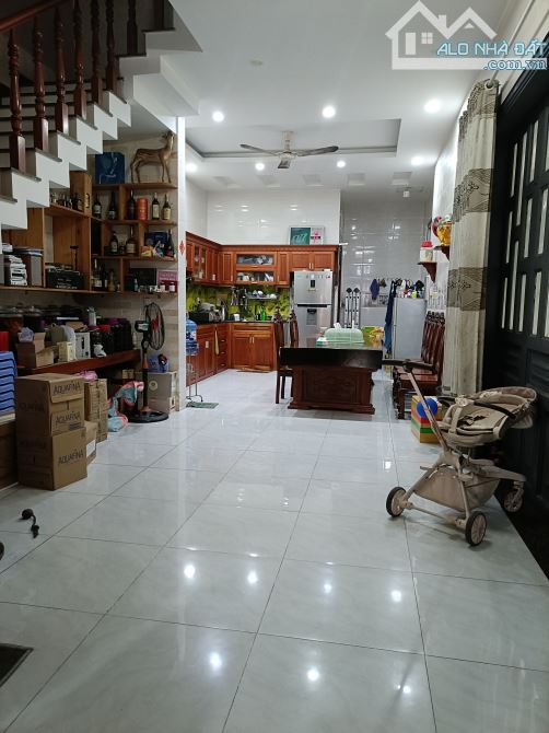 BÁN NHÀ TRƯỜNG CHINH ĐÔNG HƯNG THUẬN QUẬN 12-102M2 FULL THỔ- HXH CHỈ 6,7 TỶ - 1