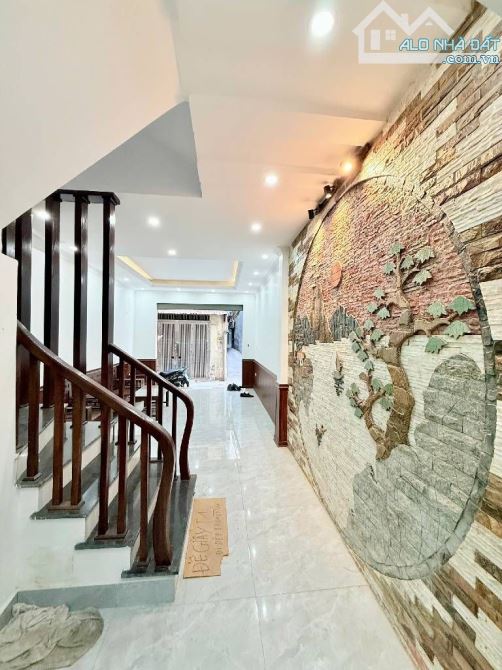 BÁN NHÀ HỒ TÙNG MẬU – 7 TẦNG THANG MÁY – GARA Ô TÔ – KINH DOANH – 40M2 – CHỈ 15.1 TỶ