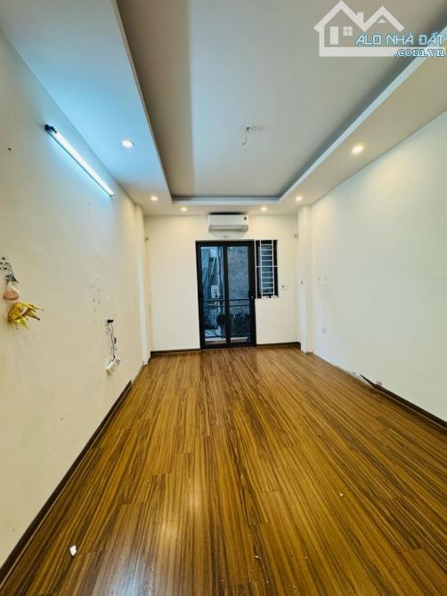 Siêu hiếm nhà Phố Minh Khai, Lạc Trung, Hai Bà Trưng, 45m2 x 5 tầng, Ô tô 20m Giá 9.89 tỷ(