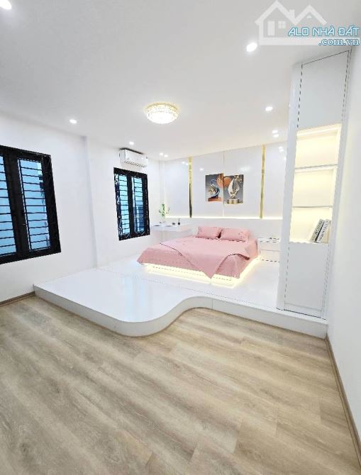 5 tầng xây mới,oto đỗ cổng-Tân Mai-35m-7 tỷ 6