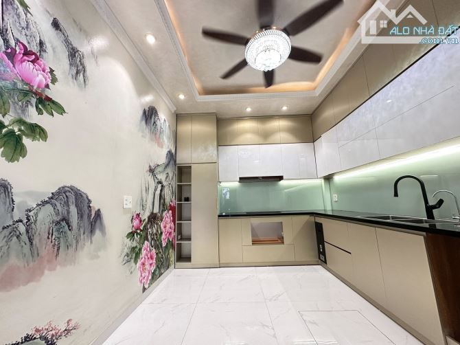 Bán nhà Hàng Mành, 35m2, 4 tầng, mặt tiền 3.2m, 21.5 tỷ, ngõ rộng thoáng, kinh doanh đỉnh