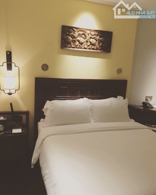 Bán Khách Sạn mặt phố Hàng Bông 300m2 x 12T x MT 10m - Giá 300 tỷ