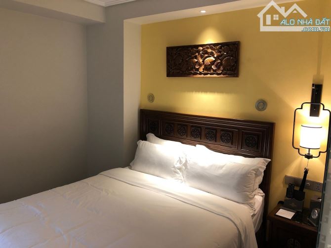 Bán Khách Sạn mặt phố Hàng Bông 300m2 x 12T x MT 10m - Giá 300 tỷ