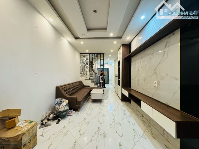 Siêu hiếm nhà Phố Minh Khai, Lạc Trung, Hai Bà Trưng, 45m2 x 5 tầng, Ô tô 20m Giá 9.89 tỷ(