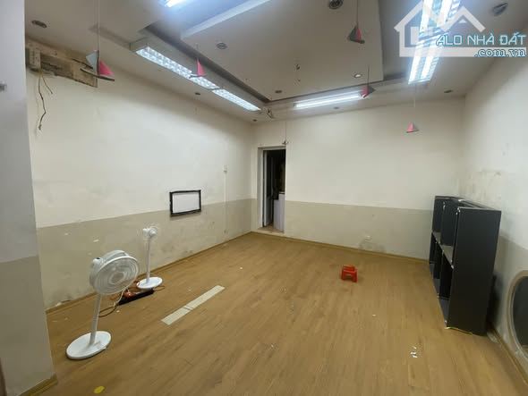 Mặt Phố Hai Bà Trưng HK 5 Tầng Thang Máy MT 5,2M 120 Tỷ -Nở hậu