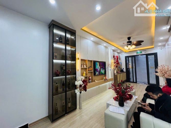 Cực hiếm! Nhà LÊ THANH NGHỊ (Phố Giảng Viên) 40m2,5 Tầng Thang Máy, Ngõ Nông Giá 8.6 T