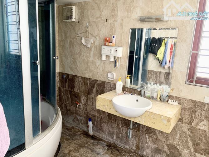 Thịnh Hào 1, mặt đường ôtô, KD sầm uất, 2 thoáng, 6 tầng TM, DT 42/47T2, MT4.35, giá 17 tỷ - 6