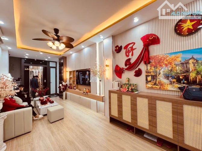 Cực hiếm! Nhà LÊ THANH NGHỊ (Phố Giảng Viên) 40m2,5 Tầng Thang Máy, Ngõ Nông Giá 8.6 T