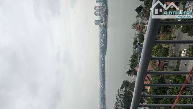 LẠC LONG QUÂN NHÀ ĐẸP ĐÓN TẾT .VỊ TRÍ ĐỘC NHẤT VÔ NHỊ .VIEW TRỌN HỒ TÂY .THẲNG 2 CON RỒNG