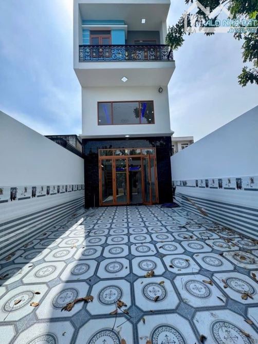 Siêu phẩm Chợ Hóc Môn. 125m2 ngang 5, đường 6M, 3 Tầng, chỉ 6 Tỷ - 1
