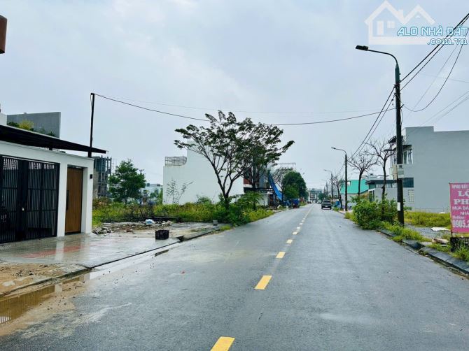 BÁN ĐẤT BIỆT THỰ ĐƯỜNG NGUYỄN QUANG CHUNG 300 m2 - 2