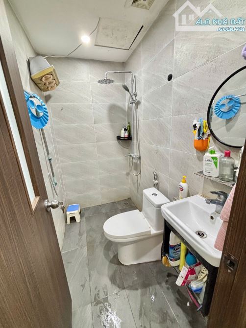 BÁN TẬP THỂ ĐẶNG TIẾN ĐÔNG, ĐỐNG ĐA, SỔ ĐỎ 34,3M, DT 50M, VIEW THOÁNG SÁNG,GIÁ 4,2 TỶ