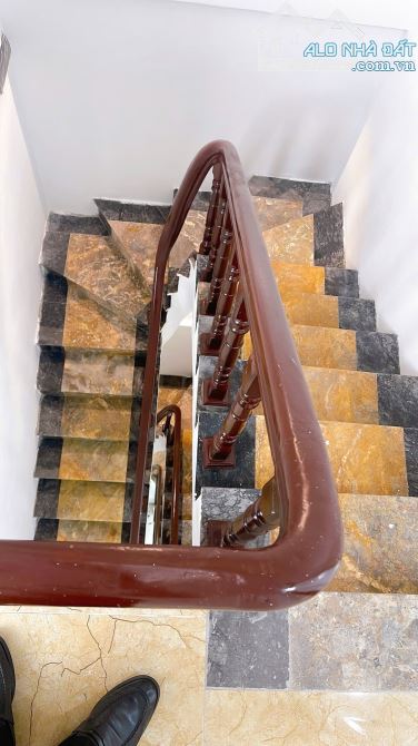 NHÀ ĐẸP TRUNG TÂM CẦU GIẤY, LÔ GÓC THOÁNG SÁNG,SÂN TRƯỚC NHÀ RỘNG, 47M2, 4 TẦNG, 11.5 tỷ.