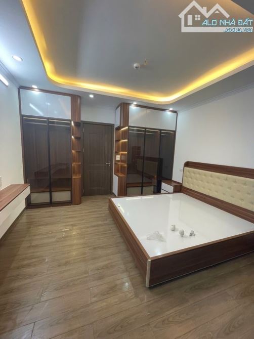 HÓT NHẤT ĐỐNG ĐA - 7 TẦNG - DIỆN TÍCH 42M2 - LÔ GÓC - GIÁ 12.8 TỶ