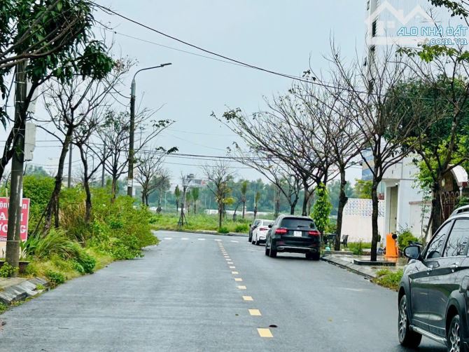 BÁN ĐẤT BIỆT THỰ ĐƯỜNG NGUYỄN QUANG CHUNG 300 m2 - 3