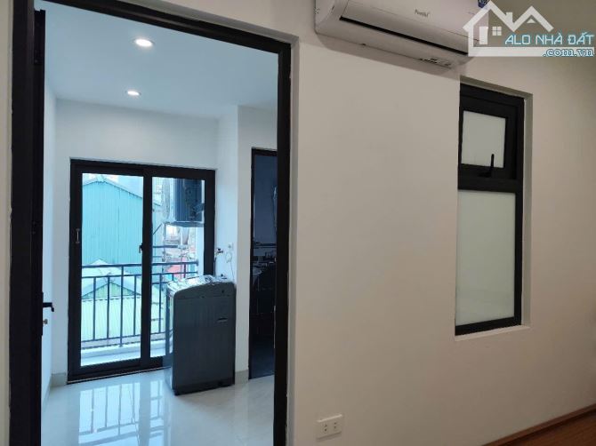 BÁN GẤP CHDV 14 PHÒNG KK, DÒNG TIỀN 900TR/ NĂM ,KV HOÀNG MAI GẦN TIMESCITY