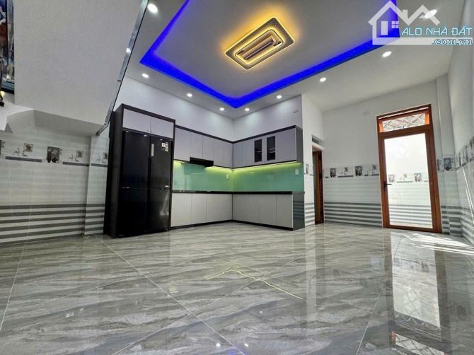 Siêu phẩm Chợ Hóc Môn. 125m2 ngang 5, đường 6M, 3 Tầng, chỉ 6 Tỷ - 3