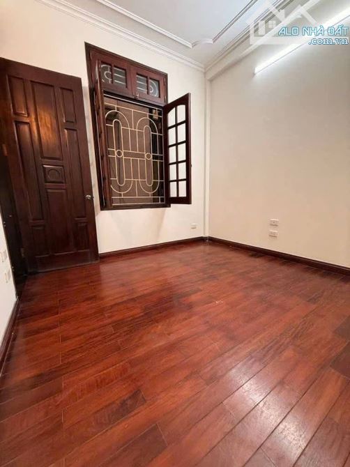 BÁN NHÀ 4TẦNG DÂN XÂY TOÀN GỖ LIM LÔ GÓC MẶT NGÕ ÔTÔ KINH DOANH Ở ĐẠI LA GIÁ 13,5 TỶ CÓ TL