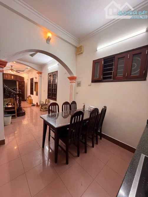 BÁN NHÀ 4TẦNG DÂN XÂY TOÀN GỖ LIM LÔ GÓC MẶT NGÕ ÔTÔ KINH DOANH Ở ĐẠI LA GIÁ 13,5 TỶ CÓ TL