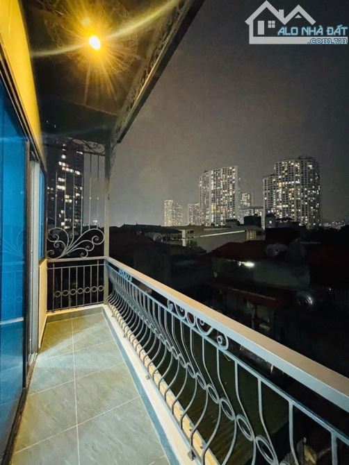 HÓT NHẤT ĐỐNG ĐA - 7 TẦNG - DIỆN TÍCH 42M2 - LÔ GÓC - GIÁ 12.8 TỶ