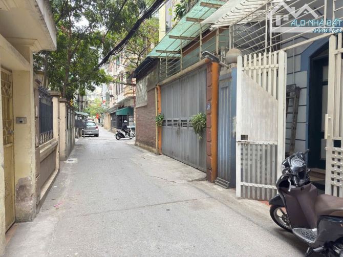 Mặt ngõ oto tránh vip 25m ra Phố Trần Quốc Hoàn, nhà dân xây 50m2 x mtiền 4.8m.Giá 23.5 tỷ