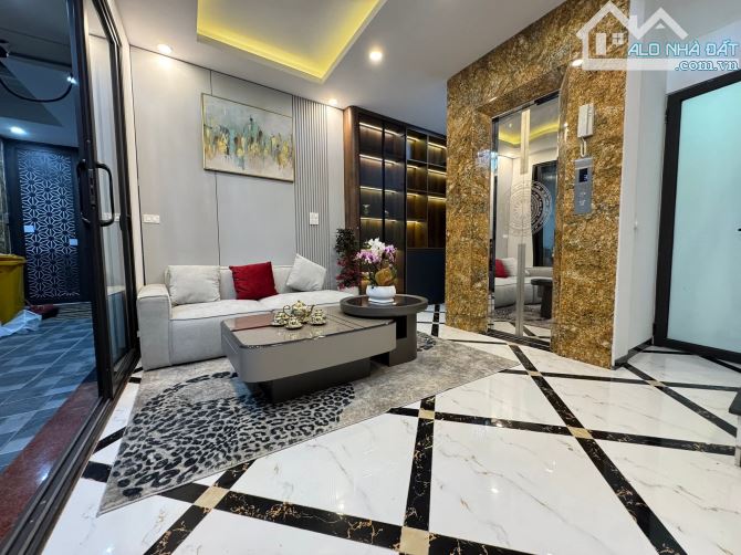 Nhà đẹp Thanh Nhàn, gần Phố thang máy full nội thất 35m2 x 6 tầng. Giá 9.56 tỷ